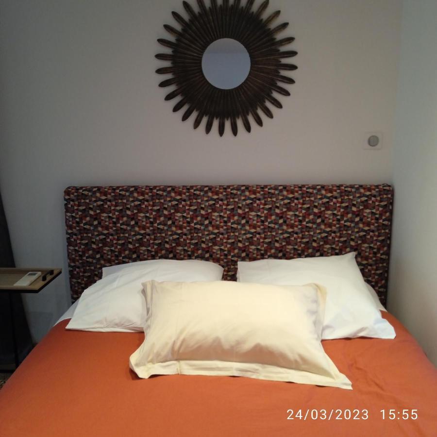 Bed and Breakfast Les Terrasses Des Anthenors Ансюэс-ла-Редон Экстерьер фото
