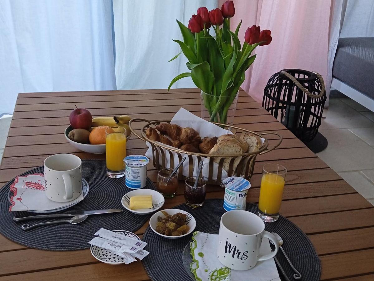 Bed and Breakfast Les Terrasses Des Anthenors Ансюэс-ла-Редон Экстерьер фото