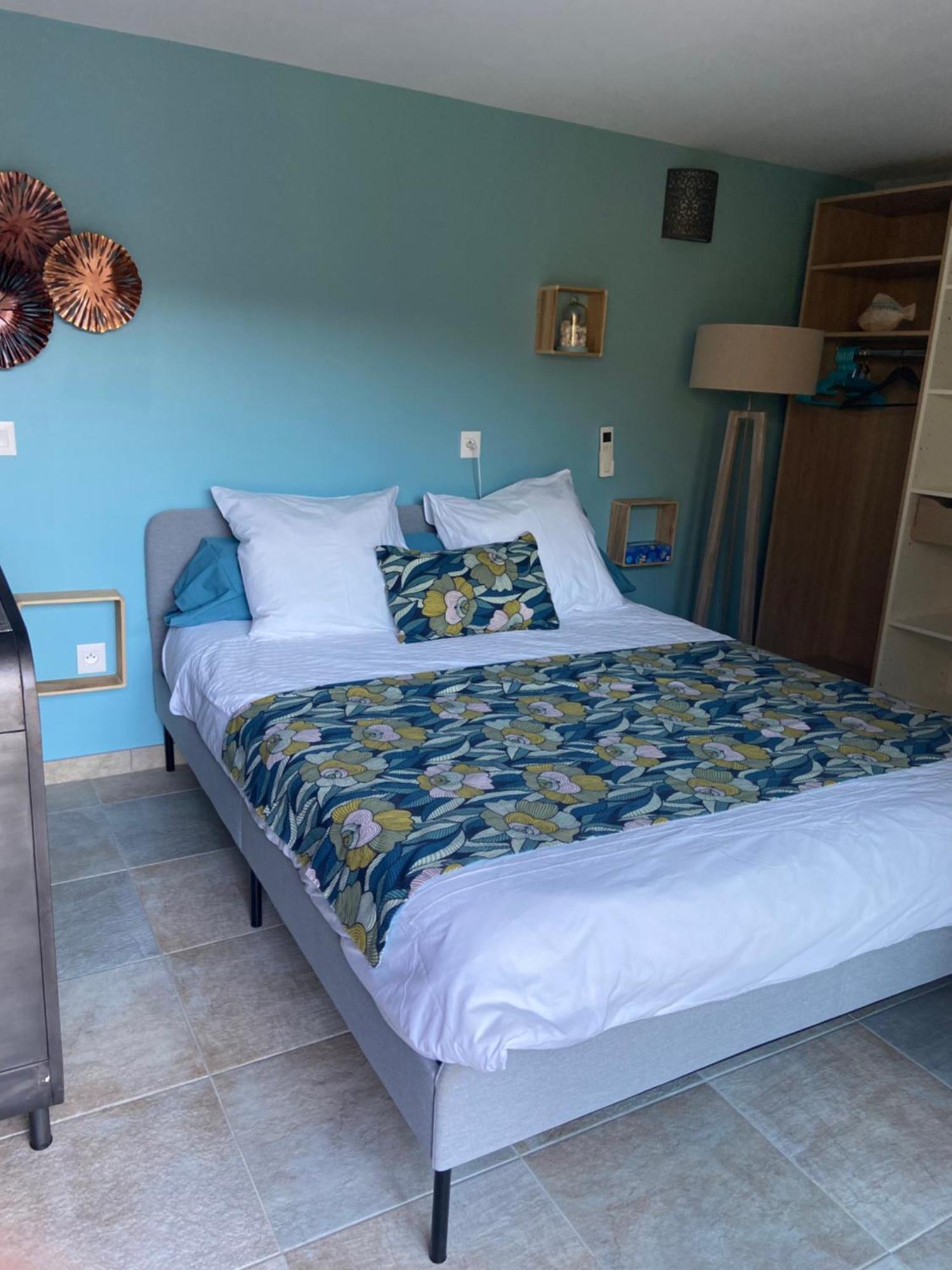 Bed and Breakfast Les Terrasses Des Anthenors Ансюэс-ла-Редон Экстерьер фото